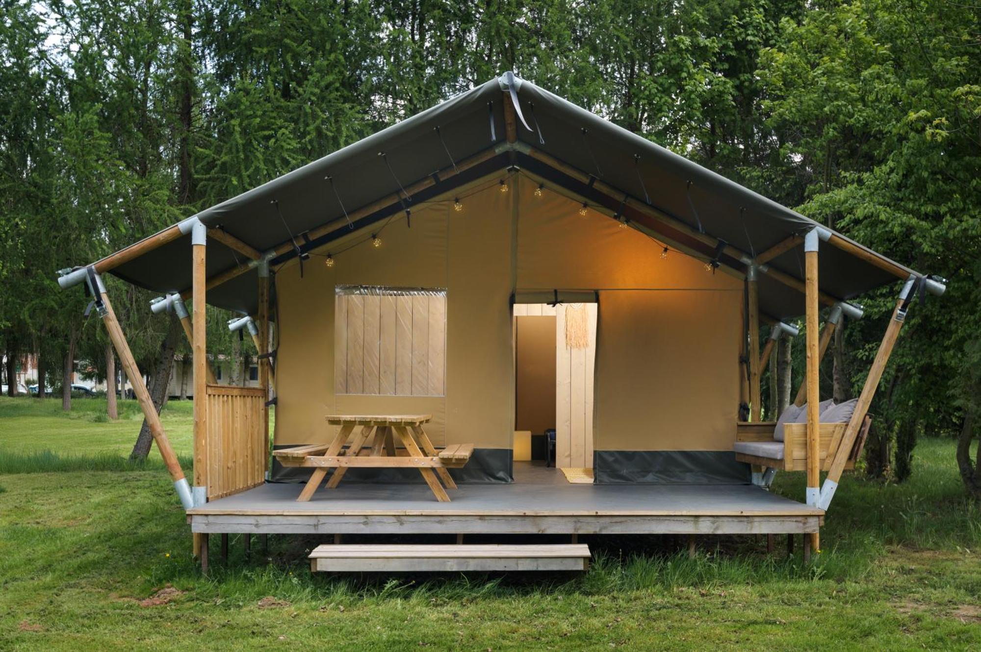Camping 2000 Januv Dul Kültér fotó